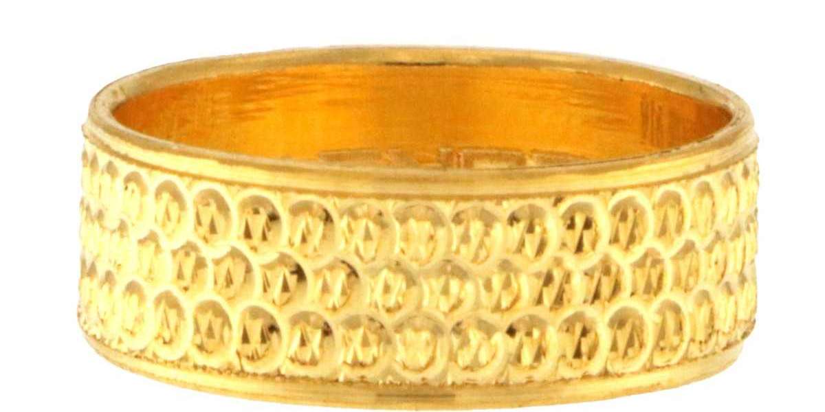 The Golden Promise: Real Gold Wedding Bands and their Timeless Appeal