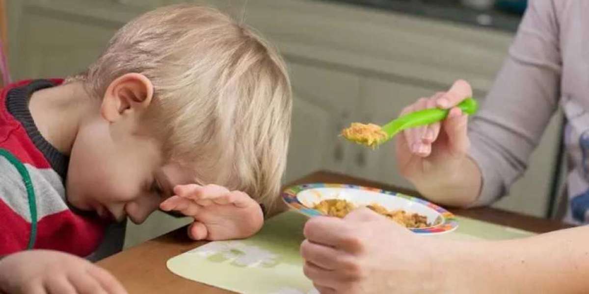 What Are the Best Ways to Handle Picky Eaters While Babysitting?