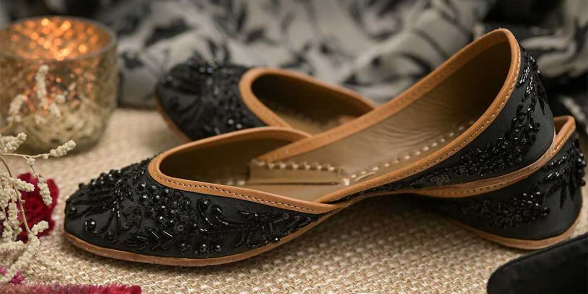 Shop Authentic Juttis Online for Every Occasion