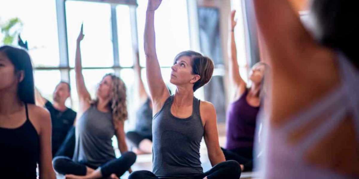 Hatha Yoga School in India: 200-Hour Teacher Training for Transformation